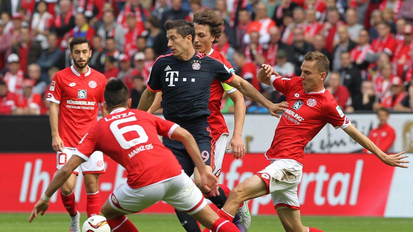 何宇鹏纪念捧杯： 一整季的重量都化为光芒，只为这一次触碰