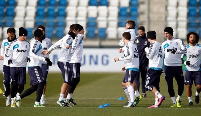 外媒：梅西在印度的雕像由45人耗费27天建成，高21.3米（外媒称印度为梅西竖立21.3米高雕像，45名工匠耗时27天打造）