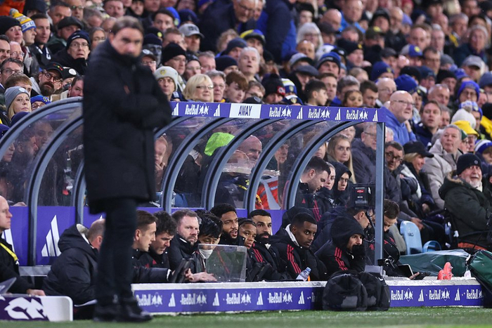 詹姆斯：防守时我们要拧成一根绳，并且时刻保持沟通（詹姆斯：防守要同心协力，始终保持沟通）