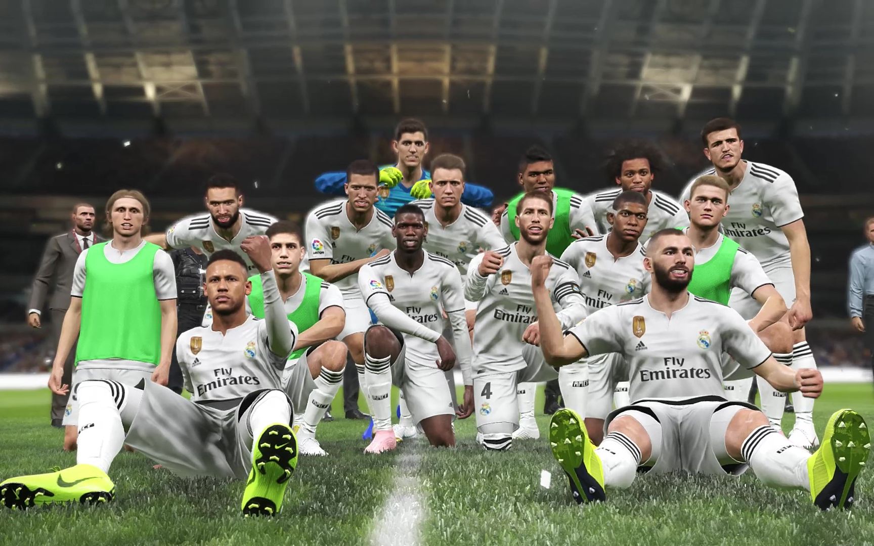 世体：巴萨内部认为凯恩很乐意来到西甲，莱万是一个很好先例（世体：巴萨高层相信凯恩愿赴西甲，莱万转会是成功范例）