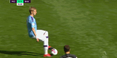 越来越大了，泰州高速口已经搭好巨幅“苏超”冠军标语