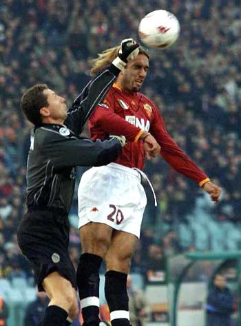 杨晨对话施拉普纳：中国球员不该只为钱踢球，留洋从乙级开始（杨晨与施拉普纳对谈：中国球员别唯钱论，留洋不妨从乙级联赛起步）