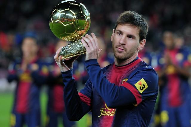 格策：很期待对阵巴萨，我们必须拿出百分之百的状态（格策：期待对决巴萨，我们必须百分百投入）