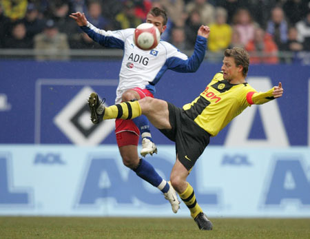 掘金VS黄蜂前瞻：掘金冲击客场10连胜，拉梅洛·鲍尔缺阵（黄蜂迎战掘金前瞻：拉梅洛·鲍尔缺席，丹佛冲击客场十连胜）