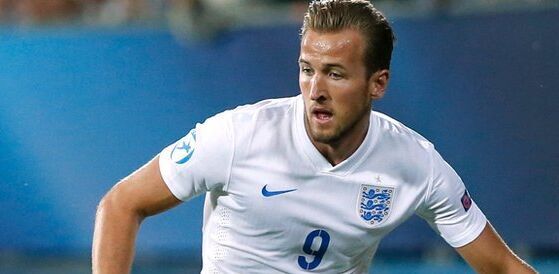 埃贝尔：凯恩已是足坛最伟大球员之一，未来他能竞争金球奖（埃贝尔：凯恩已跻身足坛巨星行列，未来有望冲击金球奖）