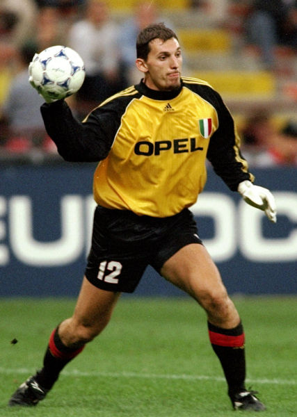 历年中超本土最佳射手：王钰栋11球上榜，武磊8次断层领先（中超历届本土射手榜：王钰栋以11球上榜，武磊8次领跑一骑绝尘）