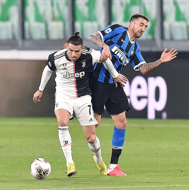 米兰双雄完成收购圣西罗球场及周边地块，新球场容量超7万人（AC米兰与国际米兰敲定收购圣西罗及周边地块，新球场可容纳逾7万人）