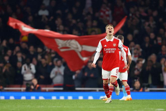 青训教练：由于体能和场上冲击力太出色，于帕还踢过前锋（青训教练透露：体能与冲击力突出，于帕曾客串前锋）