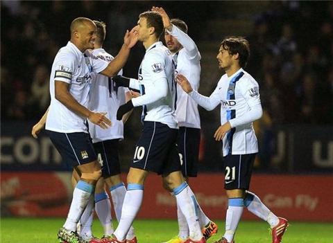 英超半场：达姆斯高、弗莱明造险，布伦特福德0-0伯恩利（英超半场：达姆斯高、弗莱明相继制造险情，布伦特福德与伯恩利暂0-0）